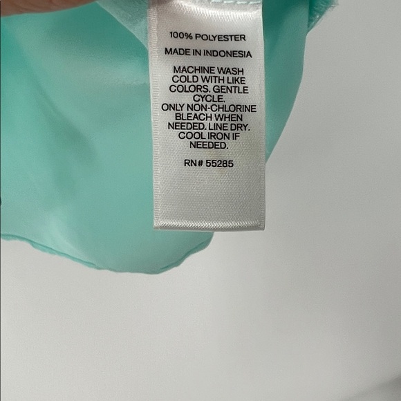 Express button down blouse medium - Picture 4 of 5